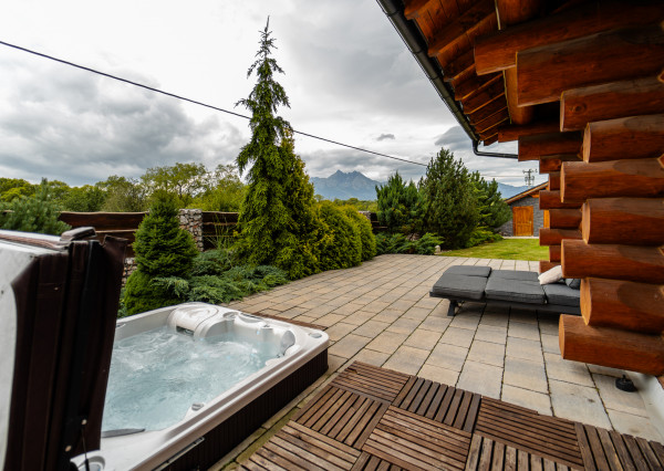 REZERVOVANÉ! Luxusný CHALET s nádhernými výhľadmi na TATRY