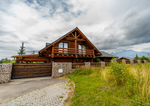 REZERVOVANÉ! Luxusný CHALET s nádhernými výhľadmi na TATRY