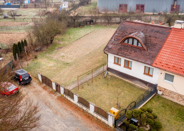 Exkluzívne na predaj útulný a zachovalý rodinný dom vo vyhľadávanej obci Čaklov!