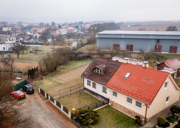 Exkluzívne na predaj útulný a zachovalý rodinný dom vo vyhľadávanej obci Čaklov!