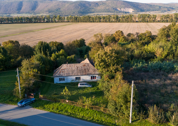 Rodinný dom v pôvodnom stave v obci Žarnov